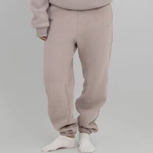 Comfrt Signature Sweatpants in Bark